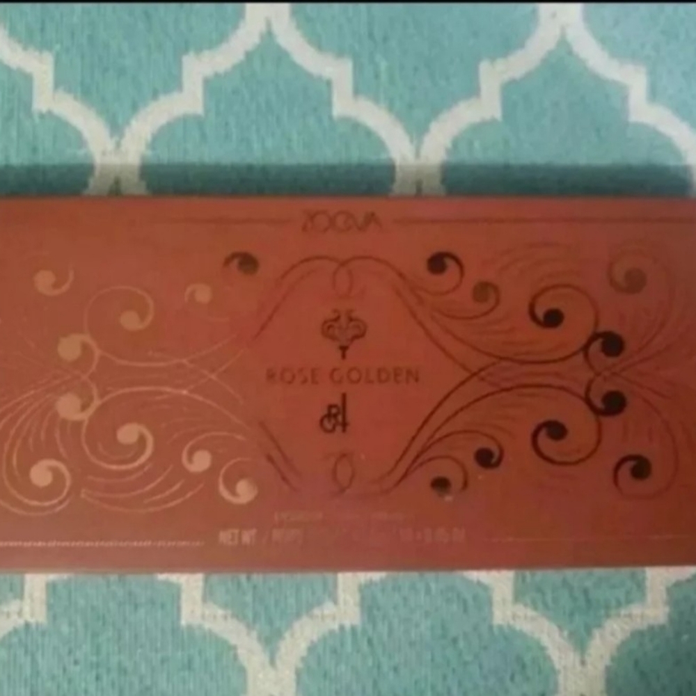 Zoeva Rose Golden Eyeshadow Palette